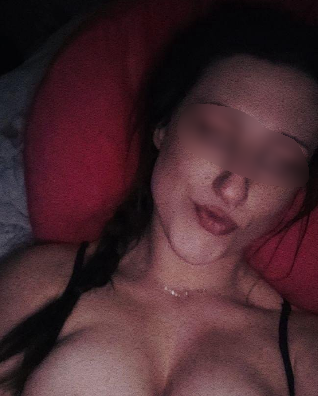 Cute american GF got her snaps leaked
