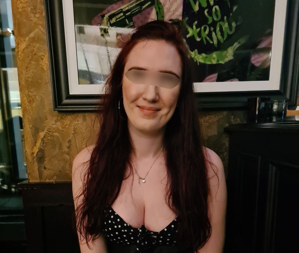 Cuck exposed his sexy wife to all