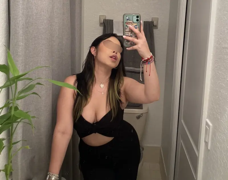 Look what slut she is