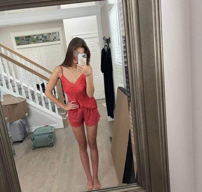 Cuckold expose beautiful skinny GF