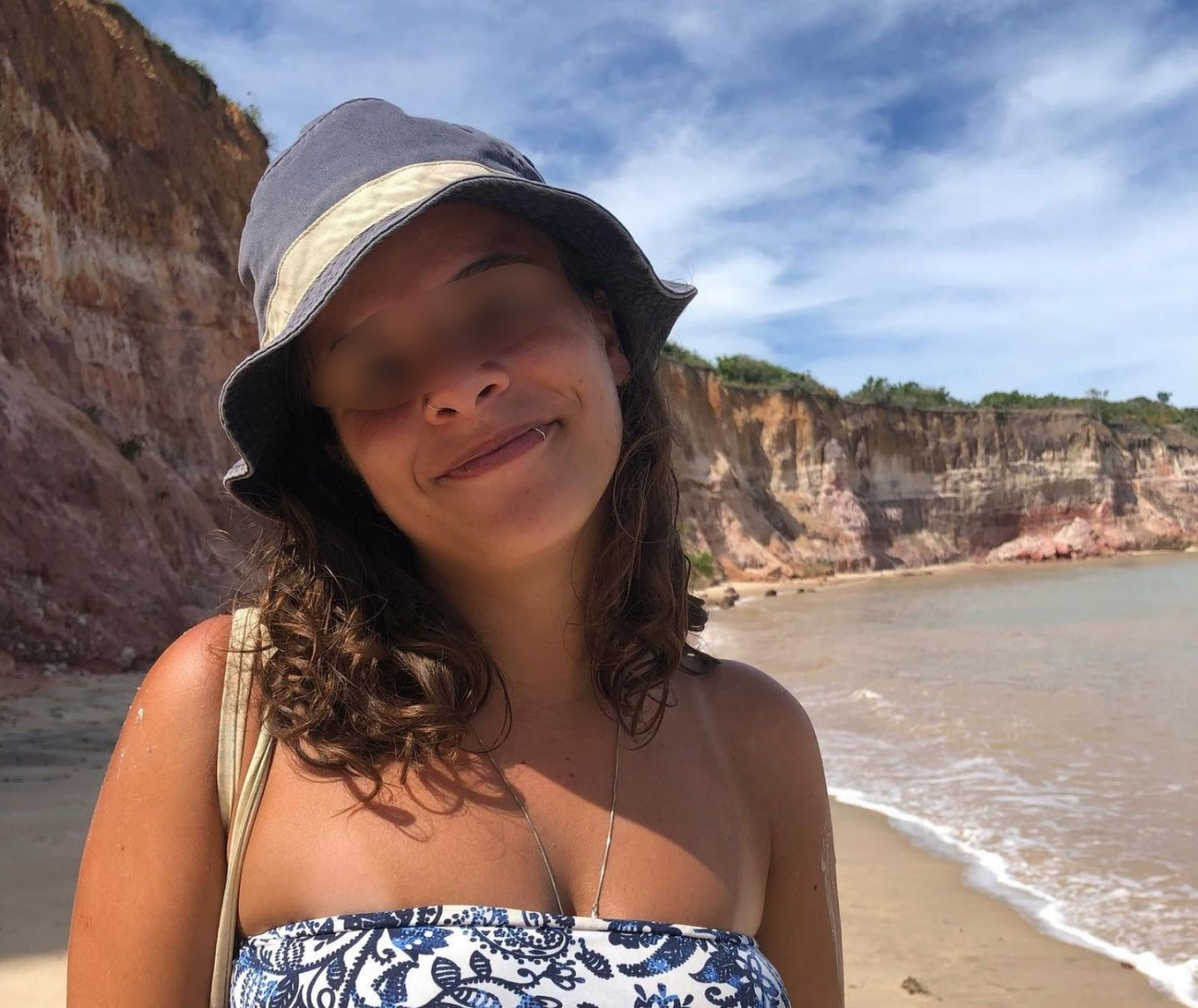 Pretty and sweety GF get exposed