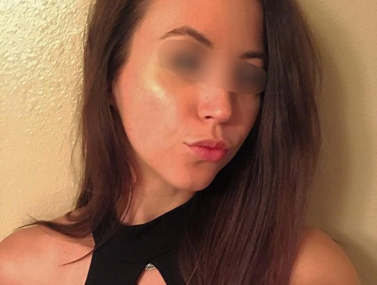 Beautiful girlfriend get exposed