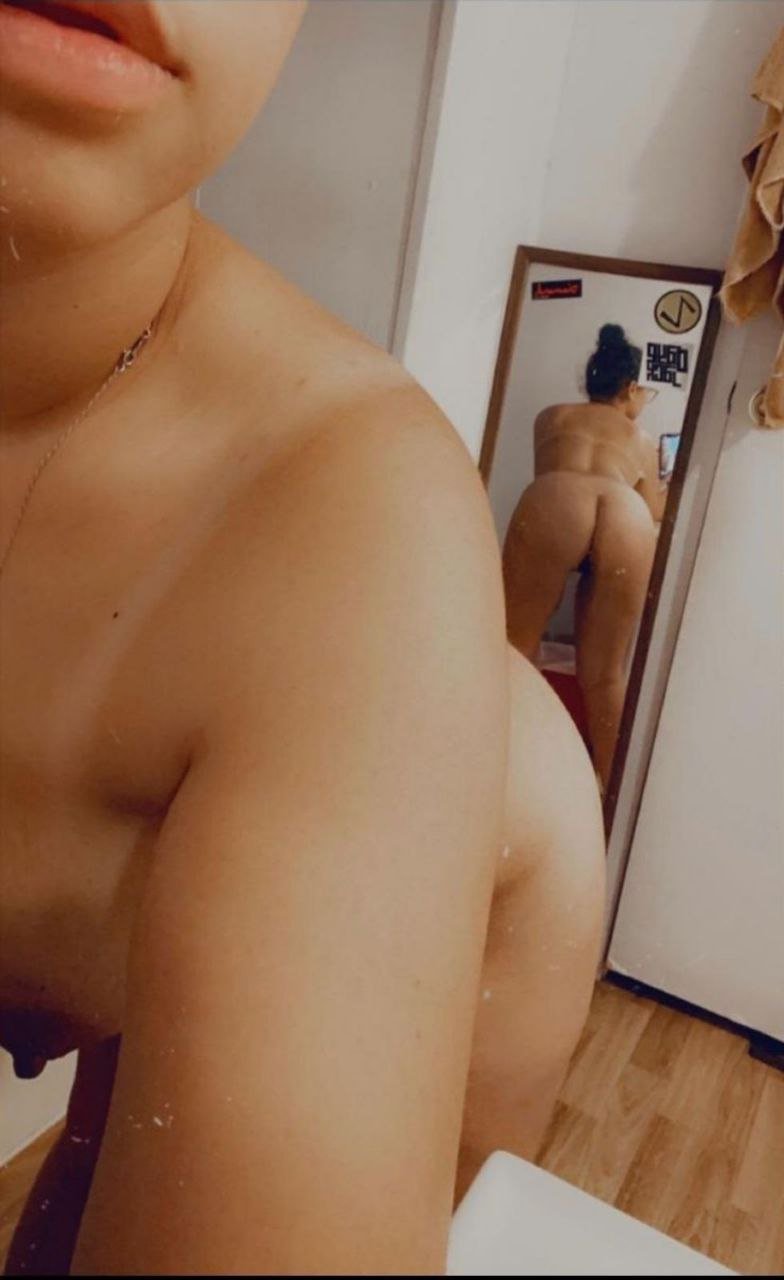 Latina girlfriend get exposed